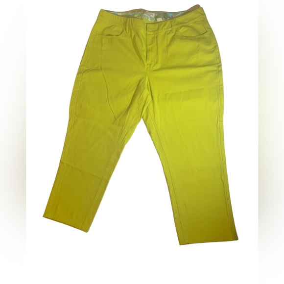 Coldwater Creek/green/cropped pants/trendy color - Picture 3 of 5
